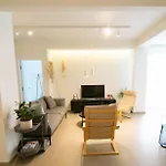 Fofi's Center Apartment *